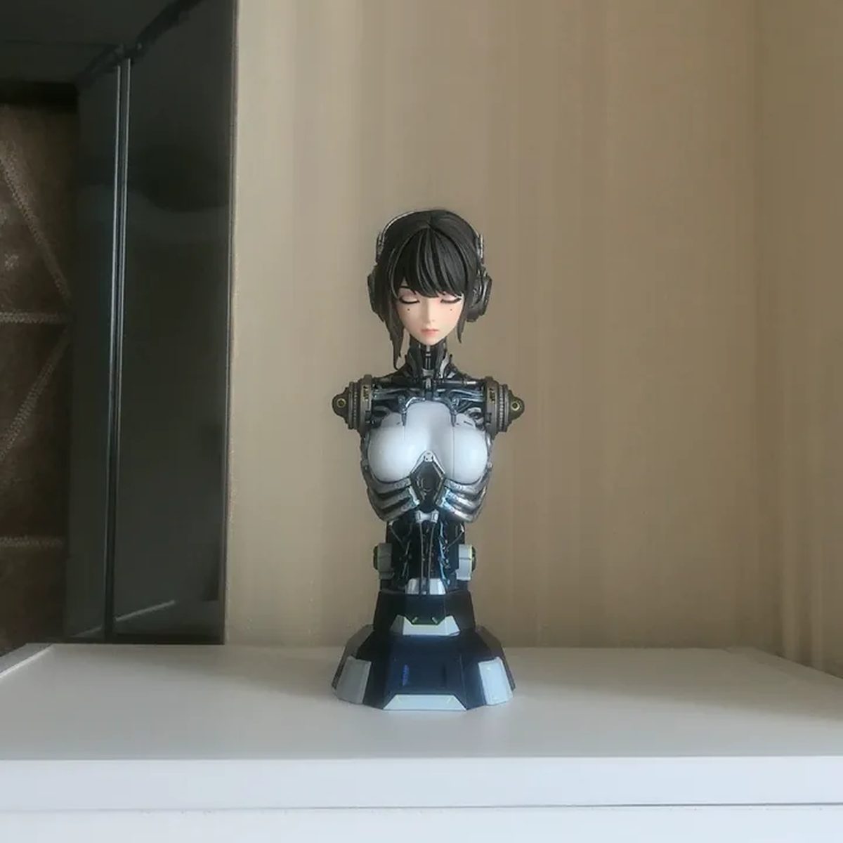 ASH 1/4 Scale Bust Specifications Explained: Every Dimension That Matters | FigureCosmos collectible busts