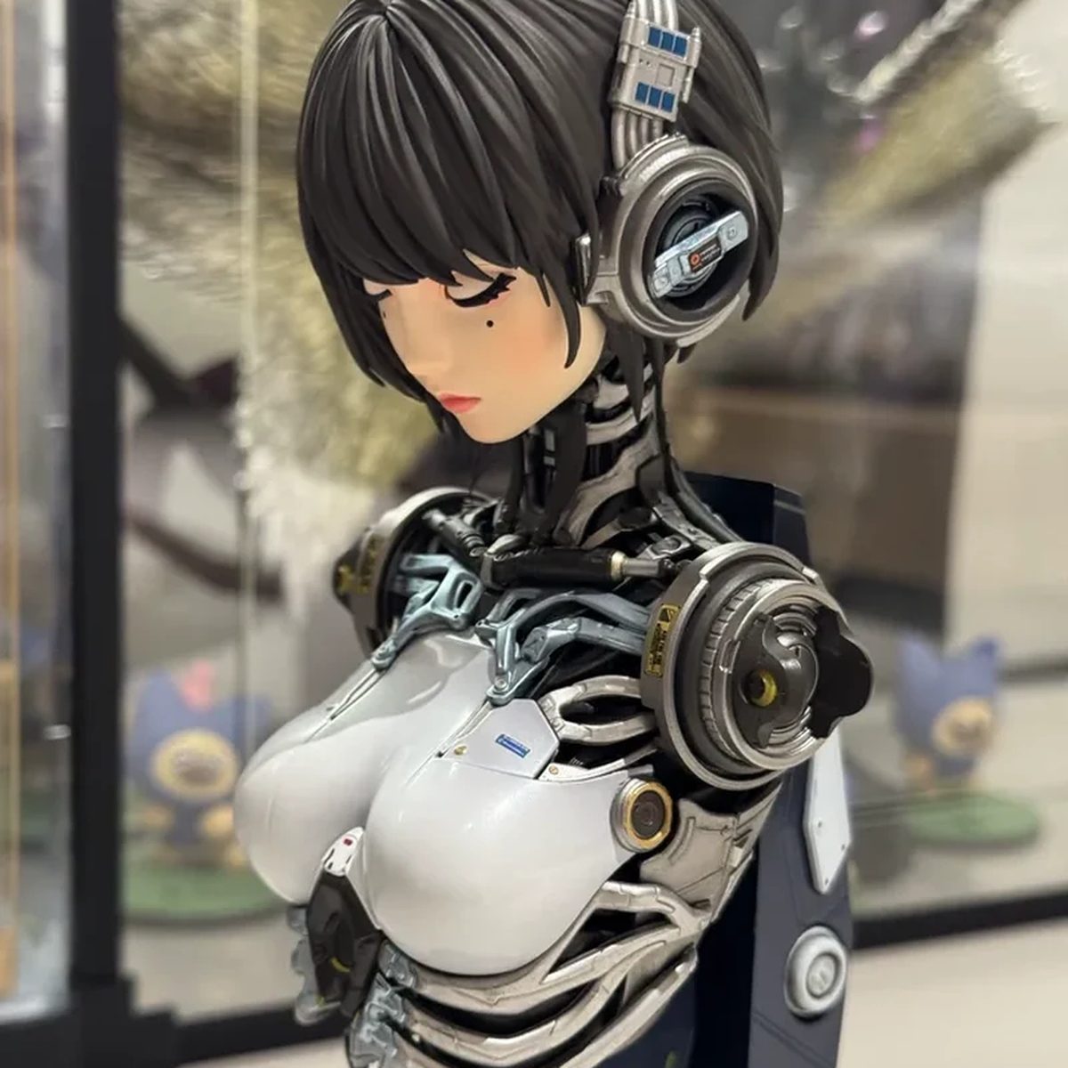 Best LINGCAGE Scale Figures for Display Collectors | FigureCosmos collectible busts