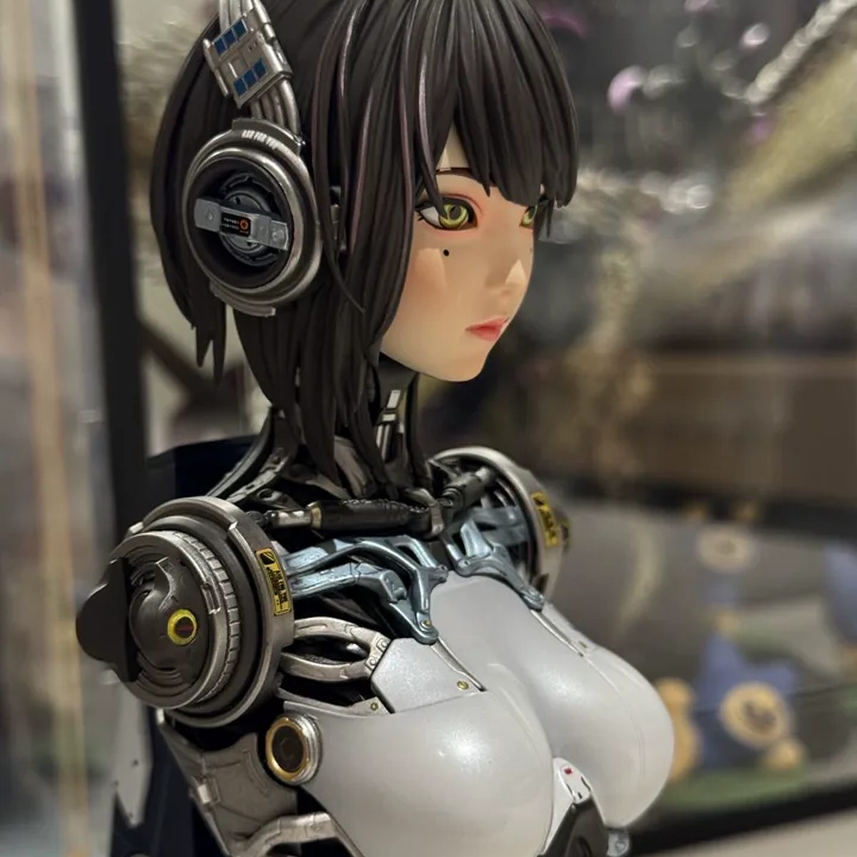 What Does 1/5 Scale Mean? A Collector's Explanation | FigureCosmos collectible busts