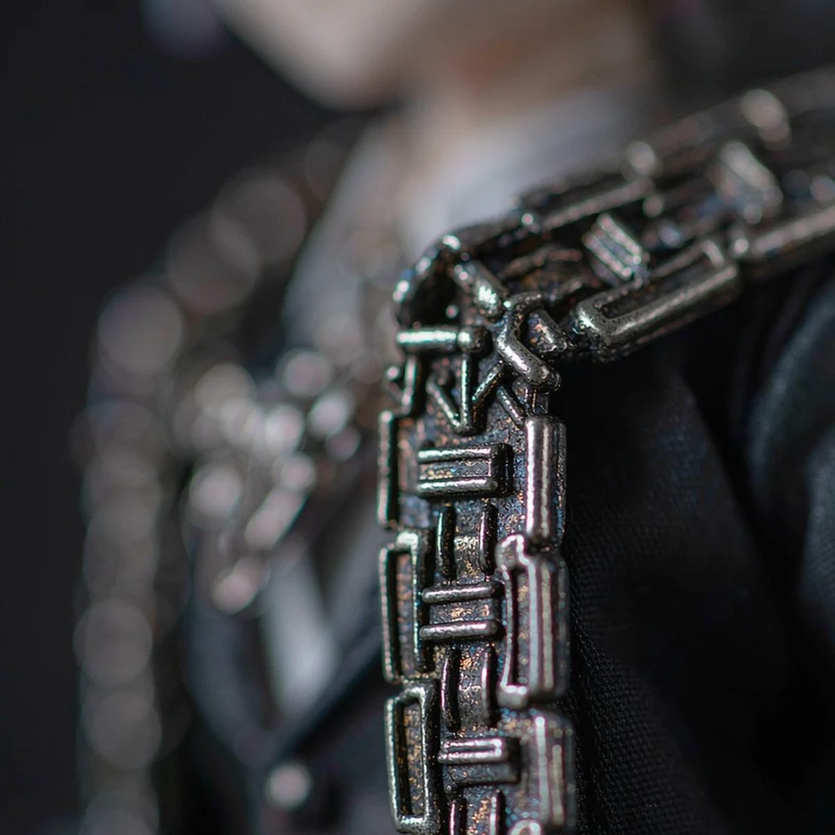 How to Display figmas: Lighting, Spacing and Protection | FigureCosmos collectible busts