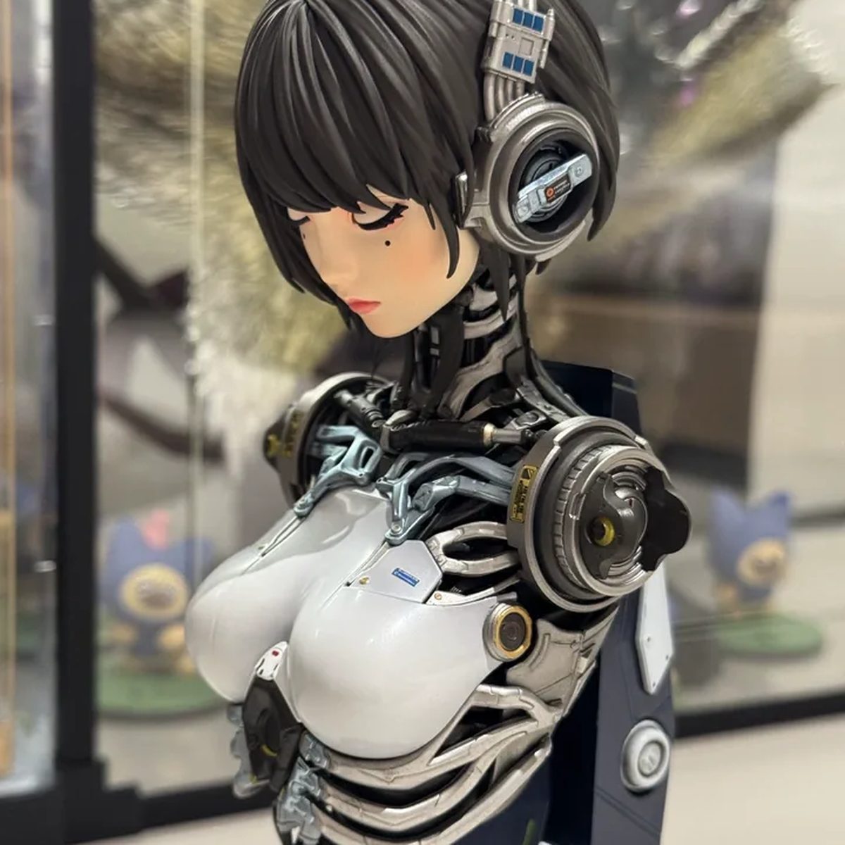 How to Display Statues: Lighting, Spacing and Protection | FigureCosmos collectible busts