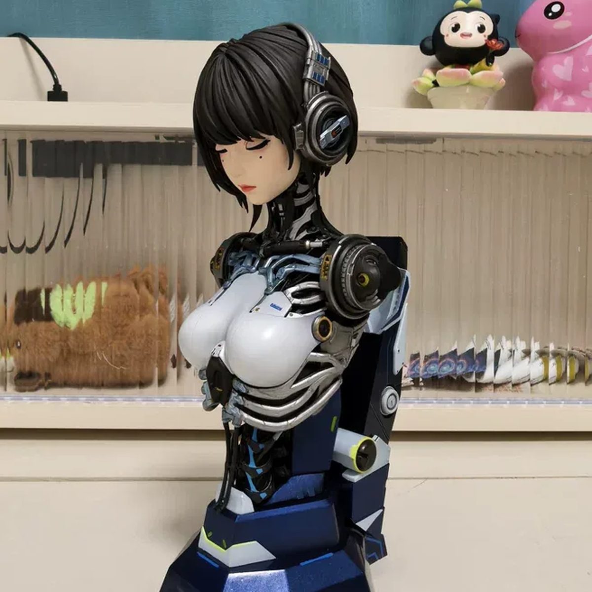 How to Photograph Anime Busts Like a Pro (Phone Camera Is Enough) | FigureCosmos collectible busts