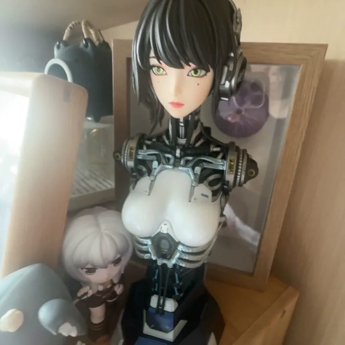 LIN YUANZHE Figure Display Ideas: Staging the Character at Home | FigureCosmos collectible busts